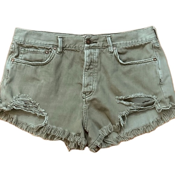 We the Free People 31 (fit 33) Distressed Denim Shorts Mid-rise Green Daisy Duke - Picture 1 of 8